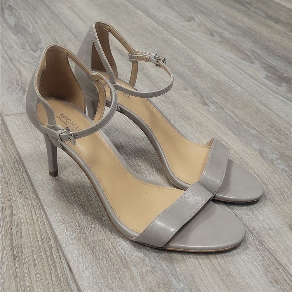 MICHAEL Michael Kors Gray Simone Mid Height Sandals Size 8